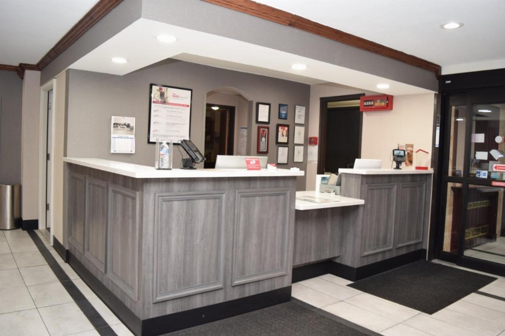 Red Roof Inn Batavia Image 24