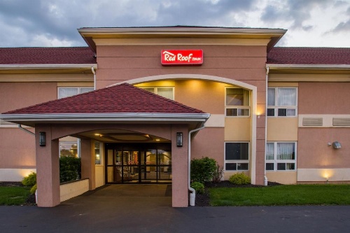 Red Roof Inn Batavia image 30